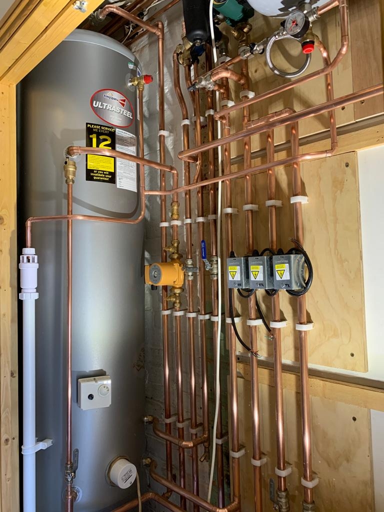 Cylinder installation with multiple heating zones.